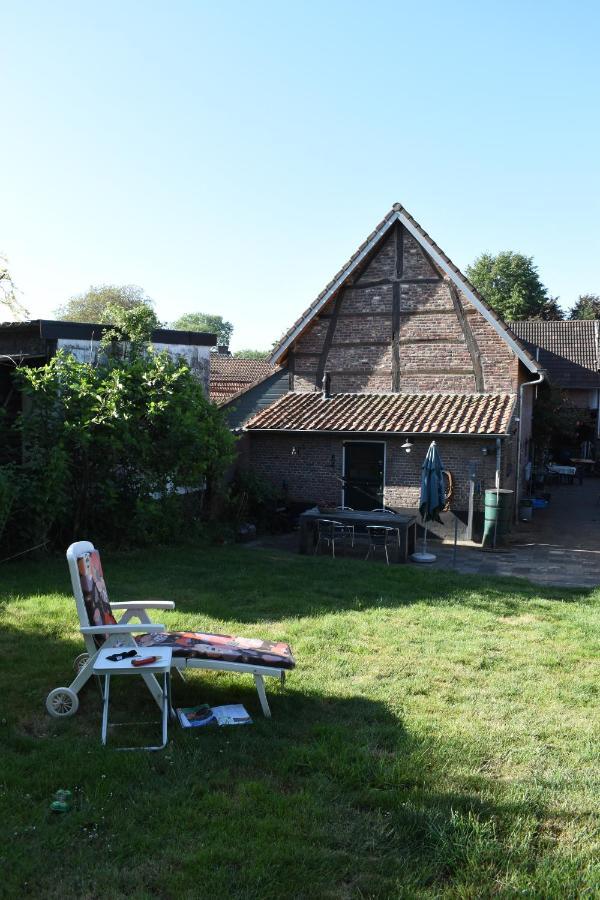 Aan De Holle Weg. Zeer Landelijk Gelegen Verbouwde Stal Tot Woning Nuth Exterior foto